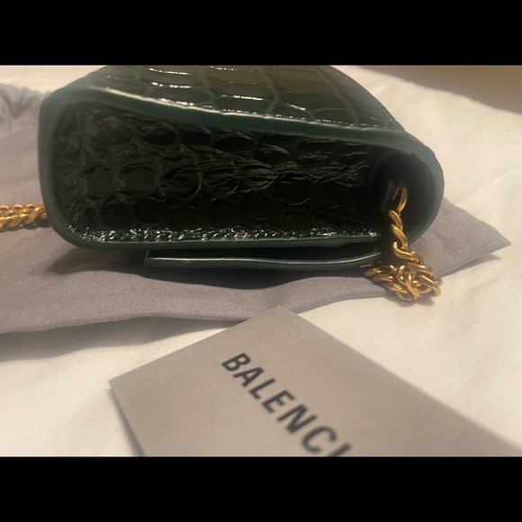 Balenciaga hourglass green croc wallet on chain - Picture 7 of 11